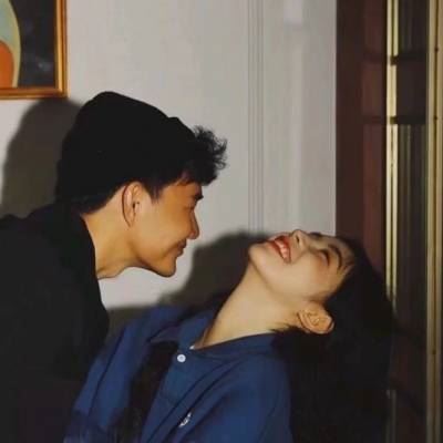 亲吻的情侣头像两张 情侣头像亲亲一对两张