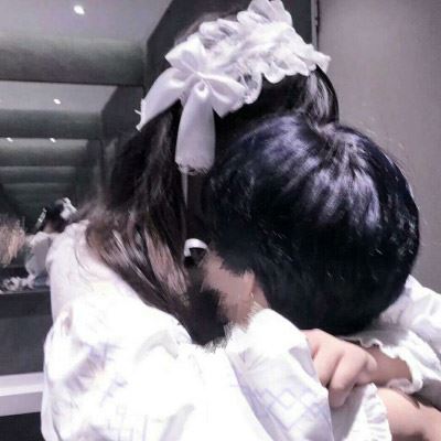 情侣亲吻头像高清情头 好看的头像图片 情侣 接吻