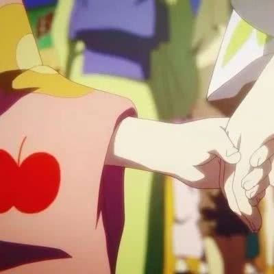 情侣头像一前一后牵手一人一张 情侣头像牵手照只有手一对