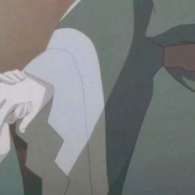 情侣头像一前一后牵手一人一张 情侣头像牵手照只有手一对