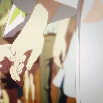 情侣头像一前一后牵手一人一张 情侣头像牵手照只有手一对