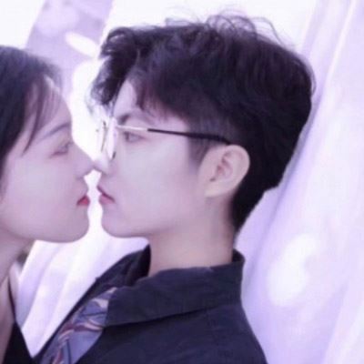 超甜的情侣头像一人一半图片 超甜情侣头像一人一张