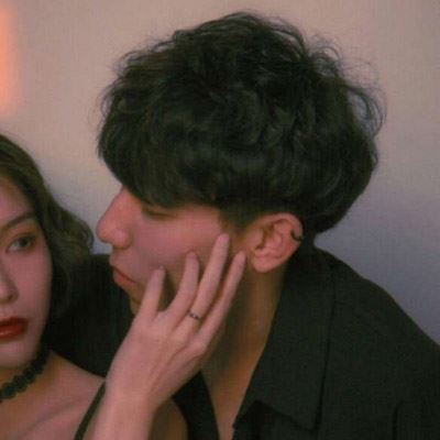 高冷情侣头像一男一女2022年 情侣头像一人一半2022新款个性
