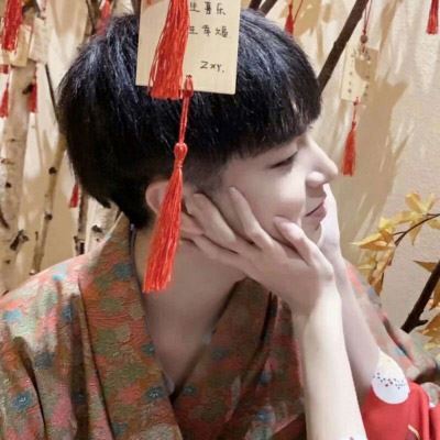 情侣头像真人一人一半男女分开两张 好看的情侣头像图片真人 一人一半