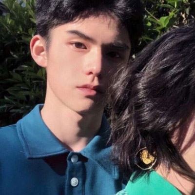 情侣头像真人一人一半男女分开两张 好看的情侣头像图片真人 一人一半