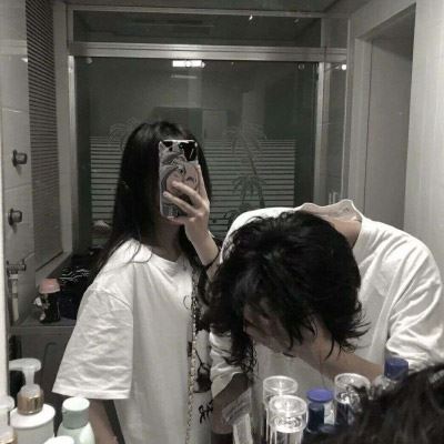 情头手机挡脸一人一张 情头手机挡脸头像