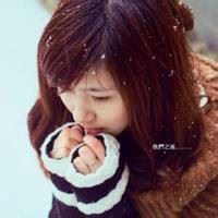 雪地女生头像 雪地女孩背影唯美图片