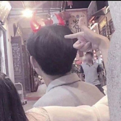 情侣头像背影一对分开 情头 情侣 一人一半背影