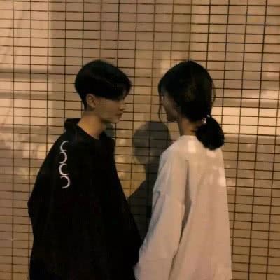 情侣头像背影一对分开 情头 情侣 一人一半背影