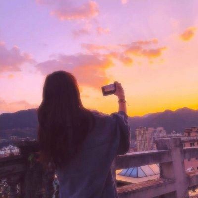 情侣头像海边夕阳背影一男一女 男生 情侣头像夕阳海边侧颜