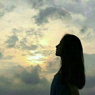 情侣头像海边夕阳背影一男一女 男生 情侣头像夕阳海边侧颜