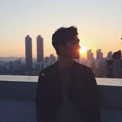 情侣头像海边夕阳背影一男一女 男生 情侣头像夕阳海边侧颜