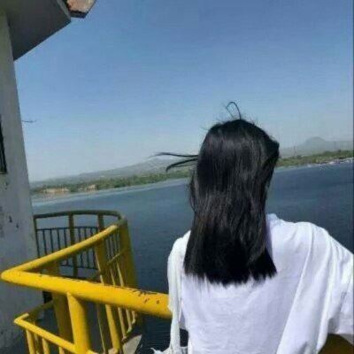 qq情侣头像 学生一人一张 学生专属情侣头像