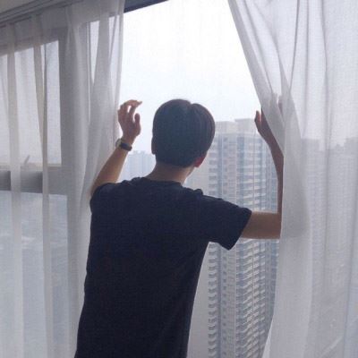 qq情侣头像 学生一人一张 学生专属情侣头像