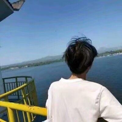 qq情侣头像 学生一人一张 学生专属情侣头像