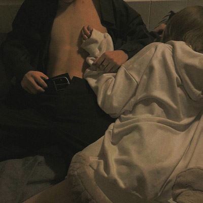 情侣头像真人下半身一对 情头 情侣 一人一半真人部位