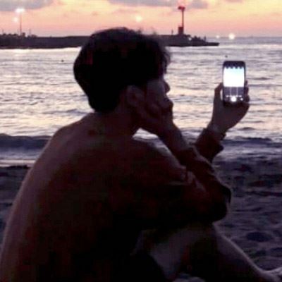 夕阳下的情侣头像 夕阳下的情侣头像一左一右