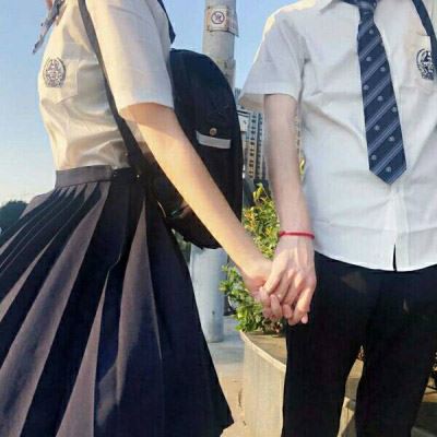 情侣头像学生校服版的一对 学生情侣头像 校服卡通图片