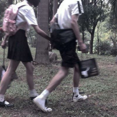 情侣头像学生校服版的一对 学生情侣头像 校服卡通图片