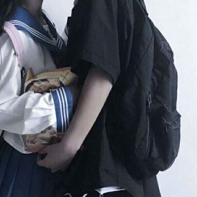 情侣头像学生校服版的一对 学生情侣头像 校服卡通图片