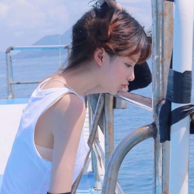 蓝系女生头像唯美真人 蓝色系个性女生头像