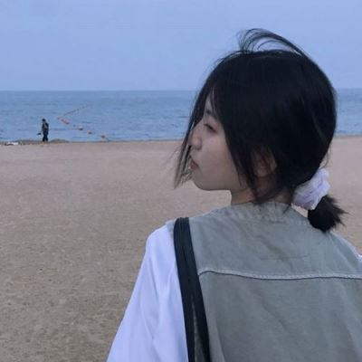 蓝系女生头像唯美真人 蓝色系个性女生头像