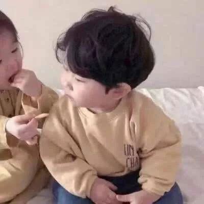 情侣头像小孩儿个性一对两张 个性孩子情头一对两张