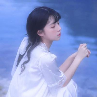 唯美蓝色系女生头像 个性 好看的头像图片小清新 女生 淡蓝色