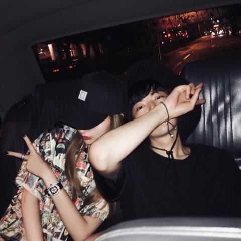 隐藏的情侣头像不容易看出来 情侣头像不明显的那种 看得出来