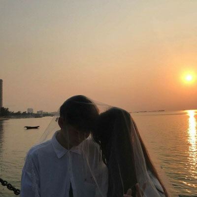 情侣头像背影一对分开 唯美背影情头一男一女分开