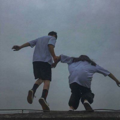 情侣头像背影一对分开 唯美背影情头一男一女分开