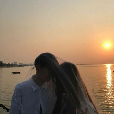 情侣头像背影一对分开 唯美背影情头一男一女分开