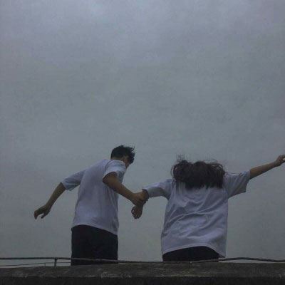 情侣头像背影一对分开 唯美背影情头一男一女分开