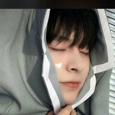 海边情侣头像一左一右 在海边的情侣头像一人一张