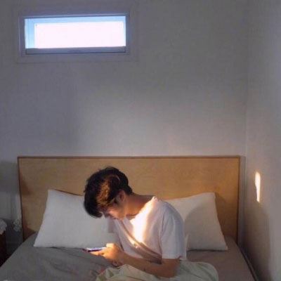 看起来毫无关系的情侣头像 情侣头像另一半不是人的