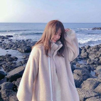 看起来毫无关系的情侣头像 情侣头像另一半不是人的