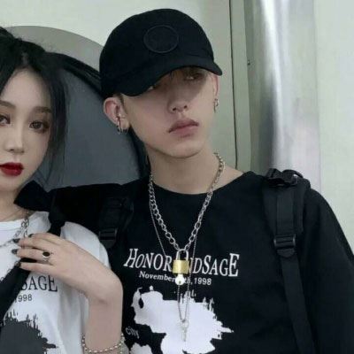 不明显的情侣头像一对真人 情侣头像一半一张 真人