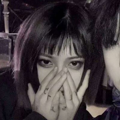 不明显的情侣头像一对真人 情侣头像一半一张 真人