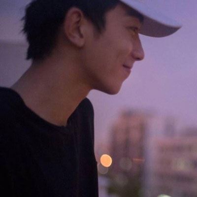 不明显的情侣头像一对真人 情侣头像一半一张 真人
