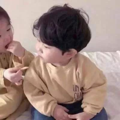小孩情侣头像超萌一对 左一右 个性真人 情侣头像卡通呆萌一对 左一右