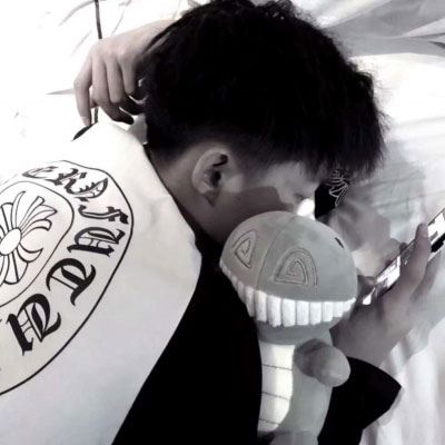 情侣头像抖音一左一右 霸气高冷 抖音情头一左一右分开
