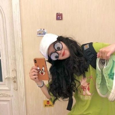戴墨镜沙雕女头像 网红头像沙雕眼镜