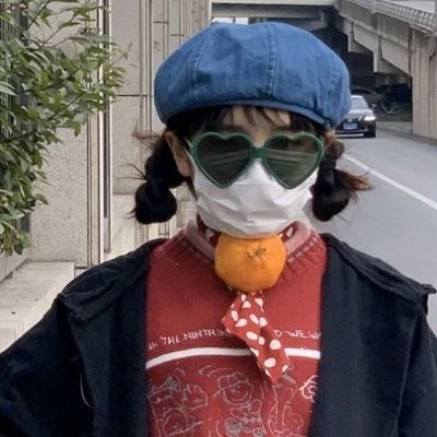 戴墨镜沙雕女头像 网红头像沙雕眼镜