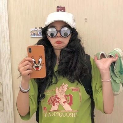 戴墨镜沙雕女头像 网红头像沙雕眼镜