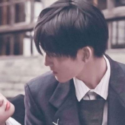 学生QQ情侣头像 韩国流行的情侣头像