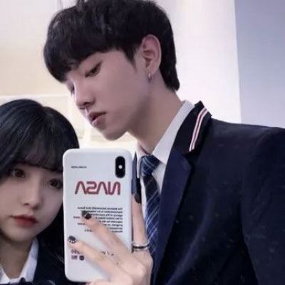 两个人的情侣头像一对两张 情侣图片一张图两个人