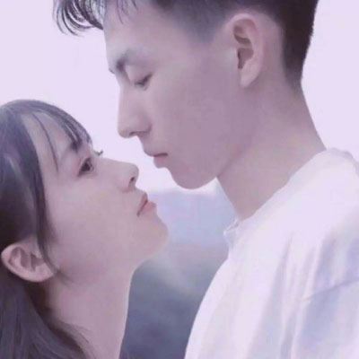 两个人的情侣头像一对两张 情侣图片一张图两个人