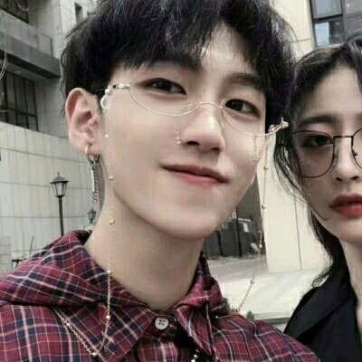 两个人的情侣头像一对两张 情侣图片一张图两个人