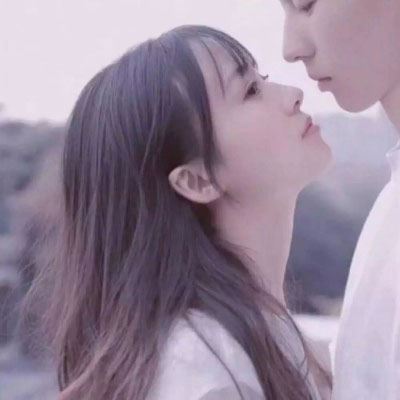 两个人的情侣头像一对两张 情侣图片一张图两个人