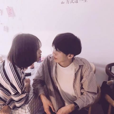 情侣拥抱图片 接吻头像一对 情侣头像真人接吻两张配对